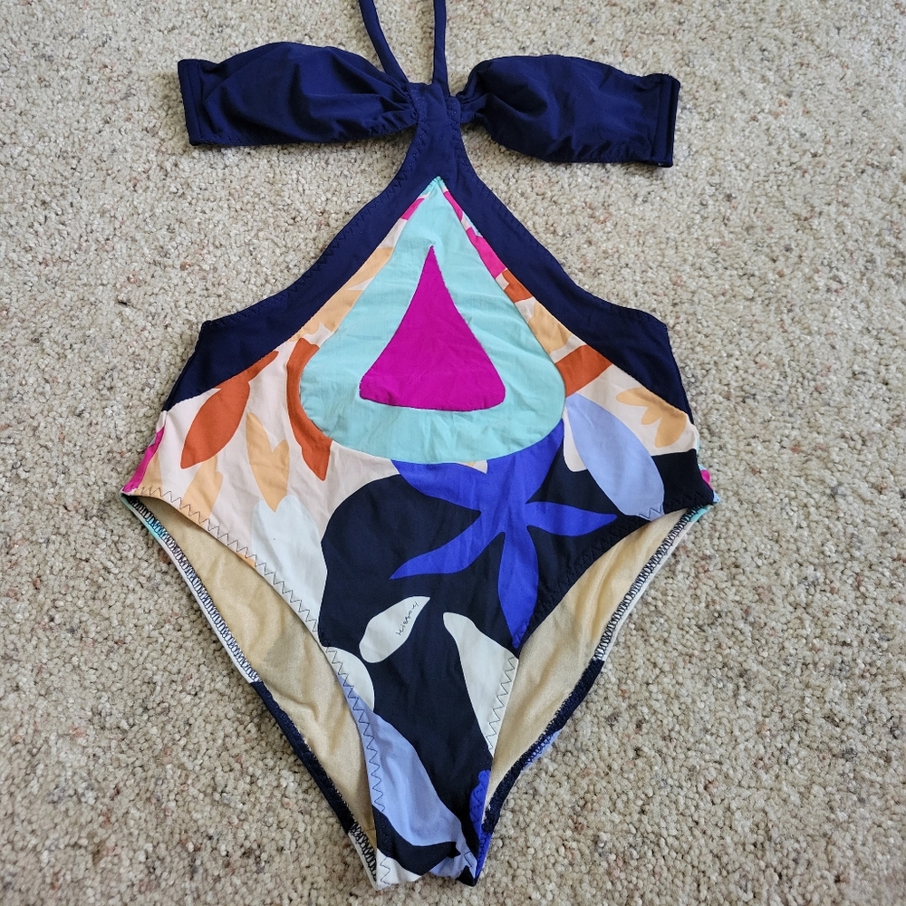 Swim suit